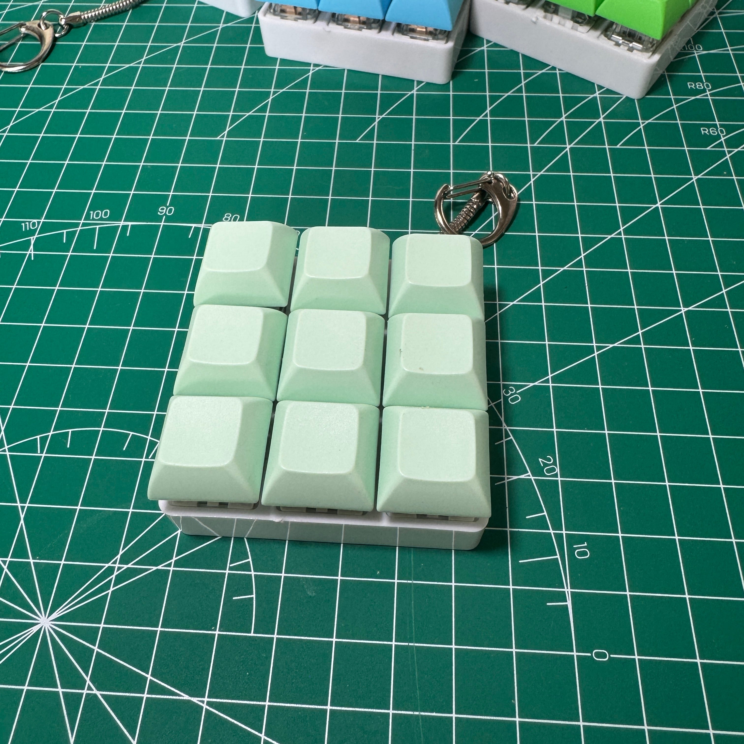 9-Key Classic Mechanical Keyboard Keychain